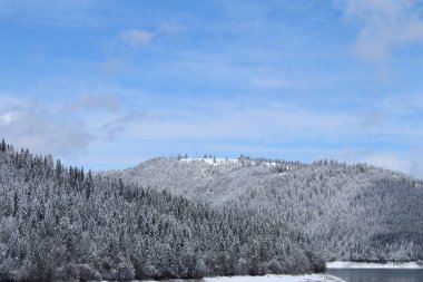 Rusya dağlarında bir kış günü
