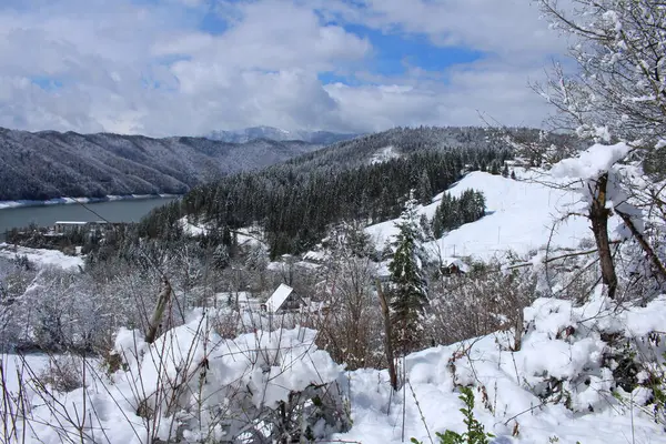 Dağların güzel manzarası