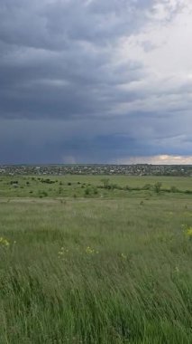 Nehirli güzel bir manzara