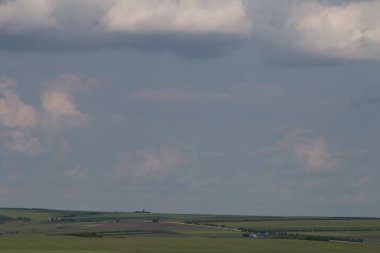 Bulutların üzerinde yeşil alan