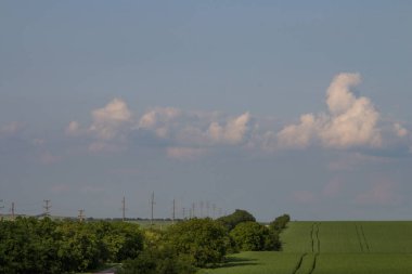 Bulutlu bir gökyüzünün güzel bir görüntüsü