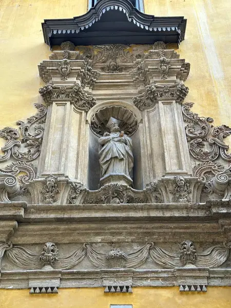 Floransa 'daki Santa Maria del Fiore Kilisesi' nin dış görünüşünün ayrıntıları. İtalya..