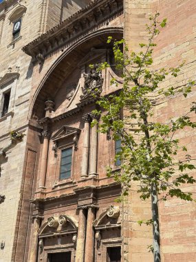 Siena, İtalya 'daki San Lorenzo Kilisesi manzarası.