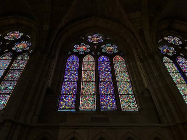 Boyalı pencereli mozaik pencere