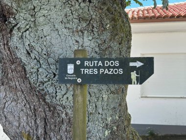 Yol, yol göstergesidir.