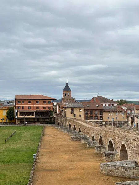 İspanya 'nın eski şehri.