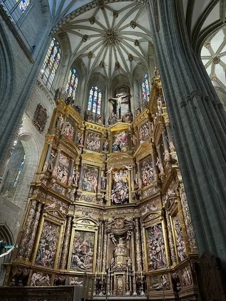 İspanya 'daki kilisenin içinde.