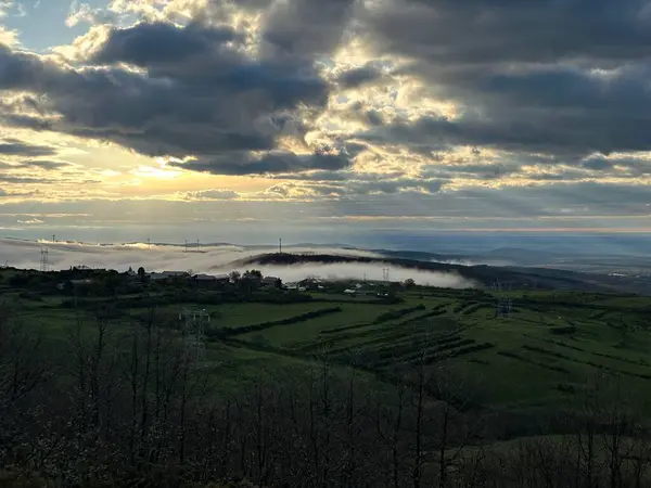 Dağlı güzel bir manzara.