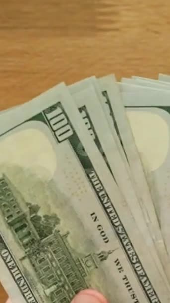 Крупный План Ручного Подсчета Бумажных Долларов Долларовые Деньги Расчет Наличных — стоковое видео