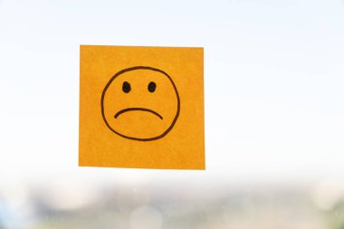 Üzücü bir ifade üzerine çizilmiş.