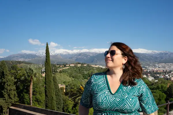 Sierra Nevada manzaralı, Granada, İspanya turistleri