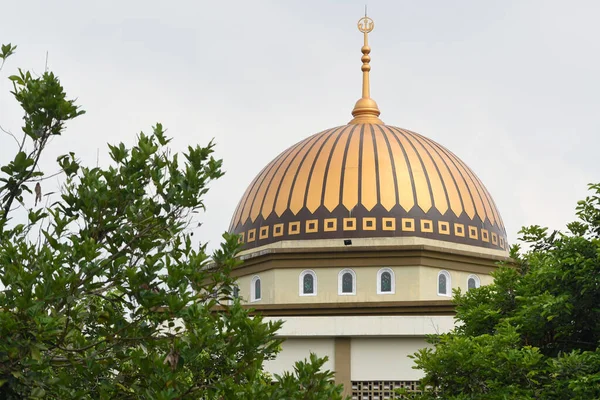 Beautiful Golden Mosque Dome — Stock Photo, Image