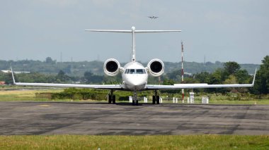 Önlükteki beyaz özel jet