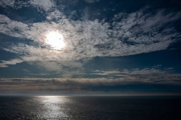 Cielo Nublado Durante Amanecer Sobre Mar Ciudad Mar Del Plata —  Fotos de Stock