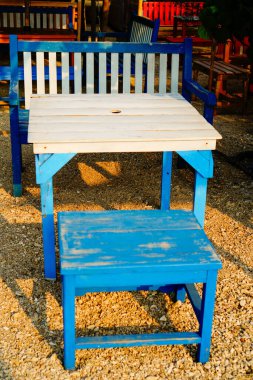 Kumsaldaki kafe banklarının yakın görüntüsü.. 