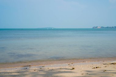 Kıyı şeridinin geniş açılı görüntüsüyle çok güzel görünüyor. 