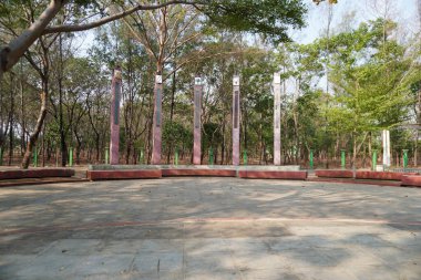 Endonezya dili, Pancasila Anıtı 'ndan geniş açıdan güzel görünüyor. 