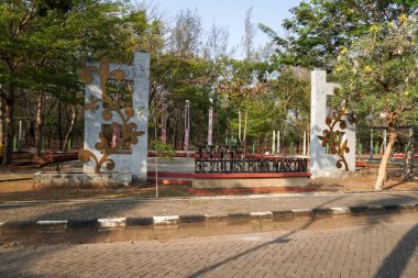 Endonezya dili, Pancasila Anıtı 'ndan geniş açıdan güzel görünüyor. 