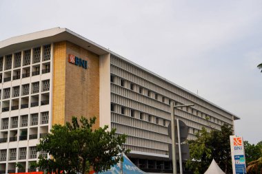 Eski şehir Jakarta, 19 Aralık 2023 - Eski şehir Jakarta 'daki bankacılık binasının alt manzarası. 