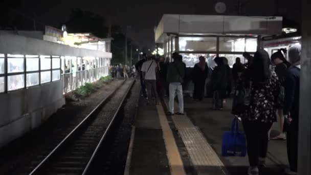 Pondok Ranji Jakarta January 2024 People Standing Platform Track Waiting — Stock Video