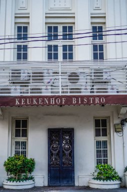 Eski şehir Jakarta, 20 Temmuz 2024 otel girişinin ön manzarası klasik bir his veriyor..