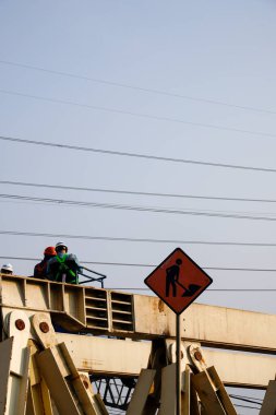 İnşaat Alanı Trafik İşaretleri, Demirden çerçeveli İşçi İşaretleri