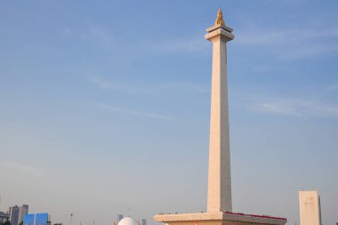 Jakarta, 17 Ağustos 2024, Endonezya Bağımsızlık Günü 'nde Endonezya Ulusal Anıtı' ndaki insanların atmosferi. Tarihi gün kutlama konsepti.