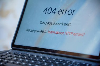 Bu sayfa 404 hata iletisini gösteren dizüstü bilgisayarda bu sayfa yok ve http hataları hakkında bilgi almak ister misiniz?.