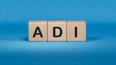 Ahşap küplere adi harfleri. Ahşap elementlere yakın, İş Konsepti 3D mavi arka planda canlandırma.