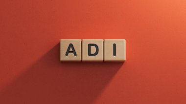 adi 'nin ahşap küplere yazılması. Ahşap elementlerin kapatılması, İş Konsepti 3D' nin kırmızı arka planda oluşturulması..