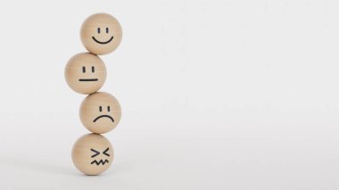 Müşteri hizmetleri değerlendirmesi ve tatmin kavramları. Tahta bloklarda gülen surat sembolü. Teftiş, Derecelendirme, Memnuniyet kavramları beyaz arkaplan üzerinde 3D yorumlama.