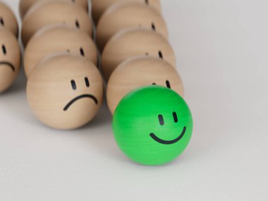 Bireysellik. Mutlu ve mutsuz insanlar, takım çalışması ve toplum kavramları, yüz ifadeleri. Beyaz arkaplanda zihinsel sağlık değerlendirmesi 3D.