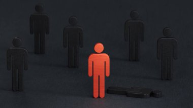 Tahta bebek parçaları - gümüş ve kırmızı kral. İş stratejisini, liderliği ve siyah arka planda oluşturulan 3D yönetimini temsil etmek için mükemmel..