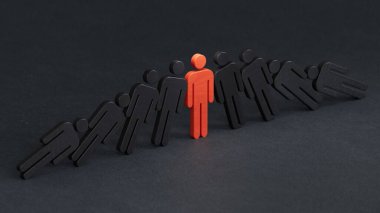 Üç boyutlu insan tasviri ayakta ve düşüyor. Düşmek ayakta durmamızı sağlar. Siyah arka planda kötü etki, hastalık ve 3D sağlık fikri.