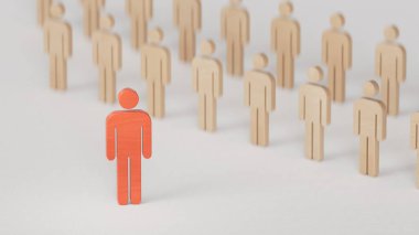 Kral satranç, satrancın önünde duruyor. Liderlik, iş dünyasının başarısı, beyaz fon üzerine 3D tasviri..