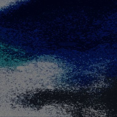 Sörf tahtasında suda bir insan.