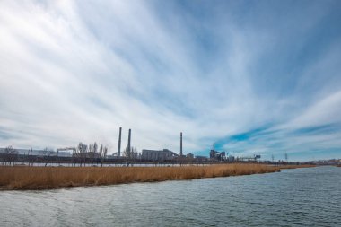 MARIUPOL, UKRAINE, 14 Nisan 2020: Azovstal Mariupol Metalurji Santrali