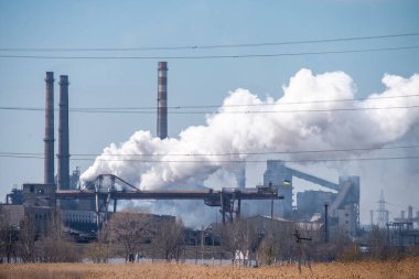 MARIUPOL, UKRAINE, 14 Nisan 2020: Azovstal Mariupol Metalurji Santrali