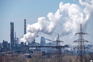 MARIUPOL, UKRAINE, 14 Nisan 2020: Azovstal Mariupol Metalurji Santrali