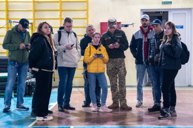 LVIV, UKRAINE, 19 Ekim 2023 Siviller için İnsansız Hava Aracı Pilotluk Eğitimi