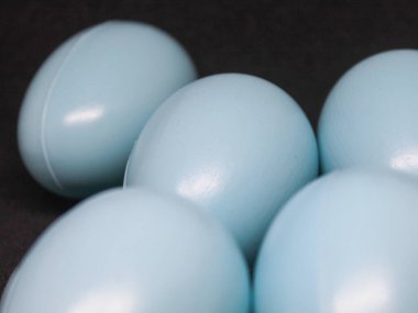 Açık mavi yumurta oyuncağı