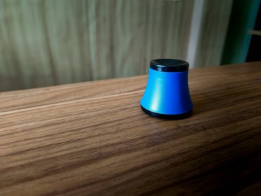 Masaya kalem ya da kalem koyacak bir yer.