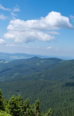 Çek Cumhuriyeti Snieznik Dağları 'nın güzel manzarası.