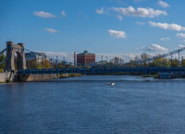 Wroclaw 'da Odra üzerinde köprü