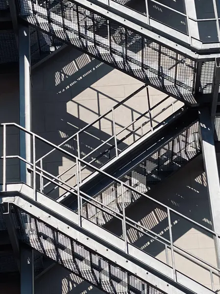 Şehrin modern binası