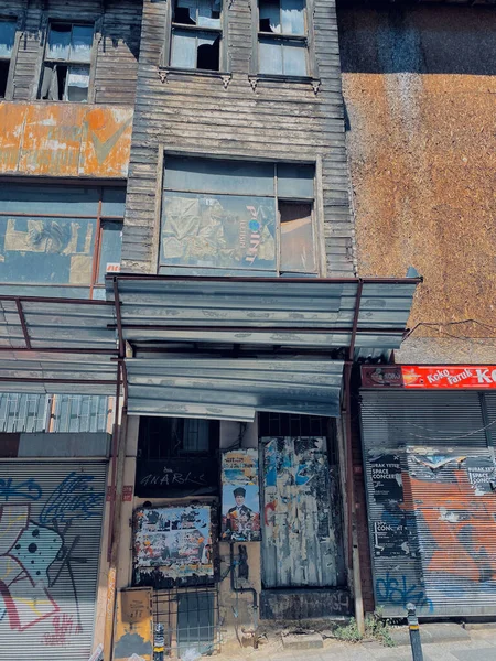 Istambul的旧废弃建筑 — 图库照片