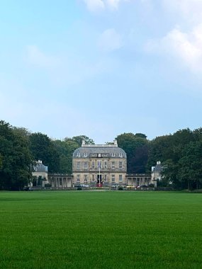 Hollanda, parkta mülk.