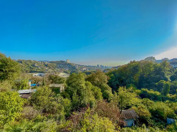 Şehrin panoramik görüntüsü 