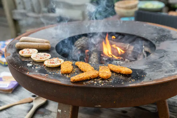 Barbeküdeki abur cuburların yakın çekimleri..