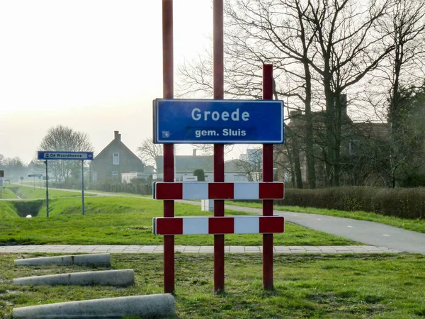 Zeeland ilindeki Hollanda köyü Groede 'nin mavi işareti..